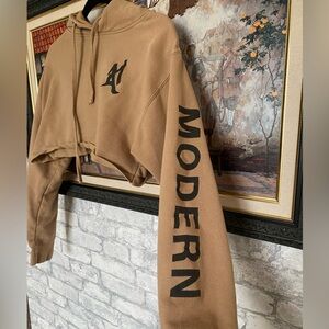 Modern athletic cropped hoodie